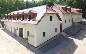 Zámek Castle Račice - Podzámčí Undercastle